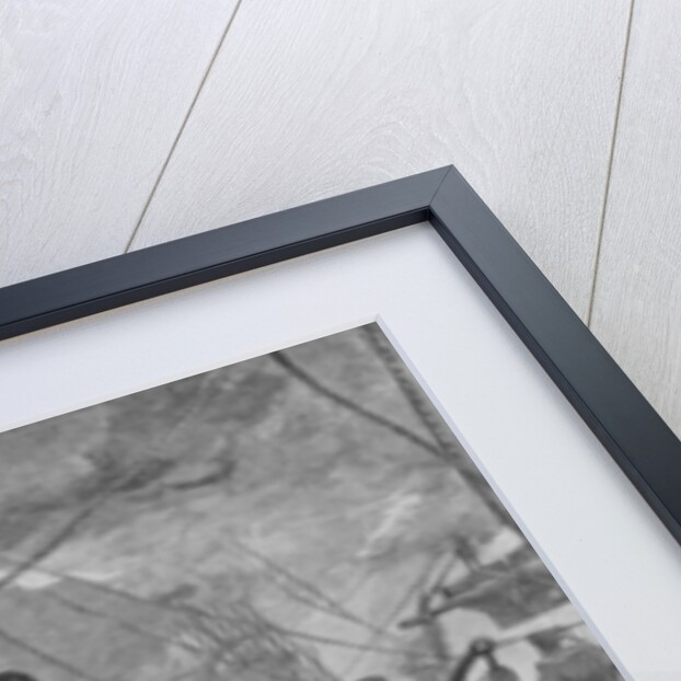 The eleven-inch forward pivot-gun on the 'Kearsarge' in action by Julian Oliver Davidson