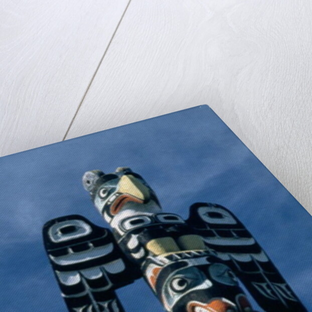 Haida Eagle clan totem pole by School Canadian