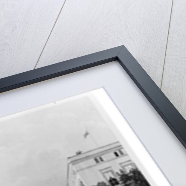 The railway station of the train Berlin-Potsdam by German School