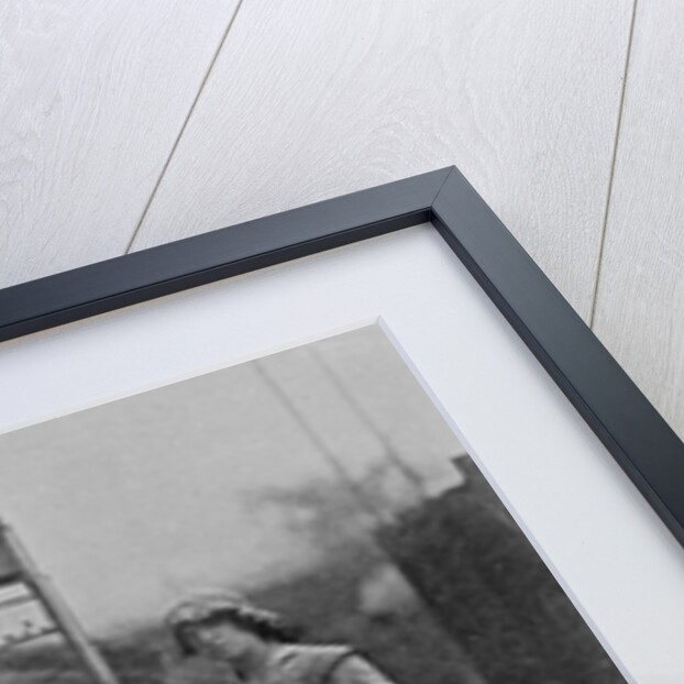 Riddling Cinders, War Office photographs, 1916 by English Photographer