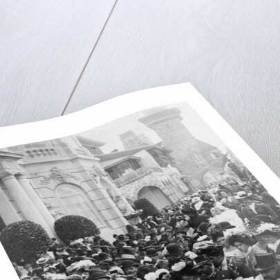 Great Crowds, Dedication of U.S. Building May, 1900 by Anonymous