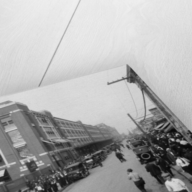 Four o'clock shift, Ford Motor Company, Detroit, 1910-20 by Detroit Publishing Co.