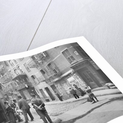 In Chinatown, New York by Anonymous