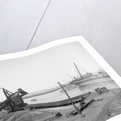 Coal dumping machine, Ashtabula, Ohio by Anonymous