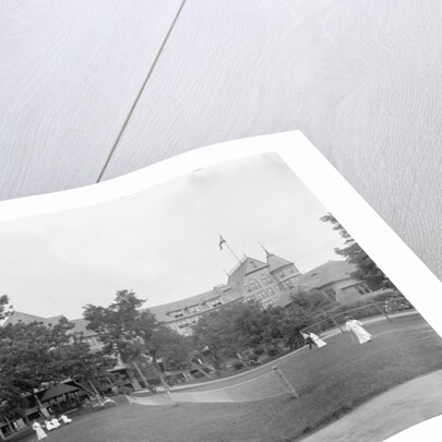 Manhasset, tennis at Manhanset House, Shelter Island, N.Y., c.1904 by Detroit Publishing Co.