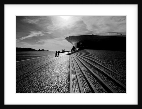 Sun by the Tejo, 2018 by Guilherme Pontes