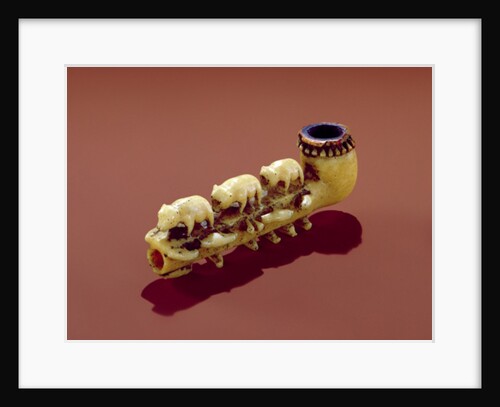 Korvack pipe with carved Polar Bears by School Siberian
