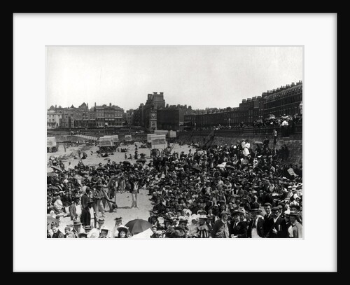 Singers on the beach at Margate, c.1900 by French Photographer
