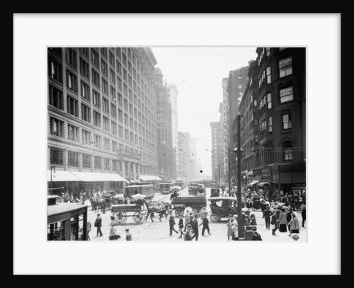 Chicago, Ill., State St. & Marshall Fields by Anonymous