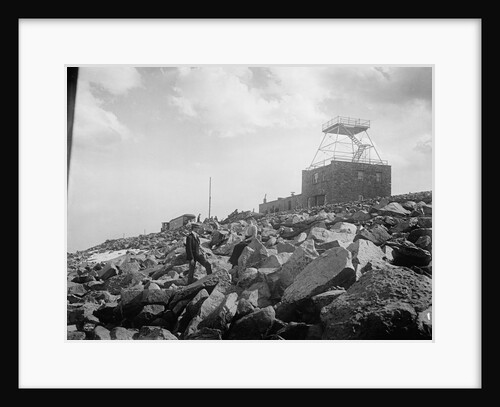 Station and hotel, summit of Pike's Peak by Detroit Publishing Co.