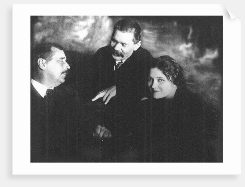 Moura Budberg with Herbert George Wells and Maxim Gorky in Petrograd, 1920 by Anonymous
