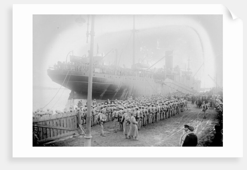 Portuguese Troops disembarking, Brest, 1917 by Anonymous