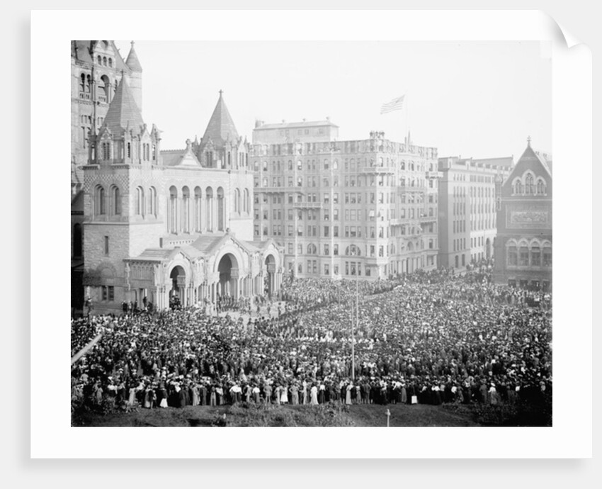 Boston, Mass., London Honorables entering Trinity Church by Anonymous