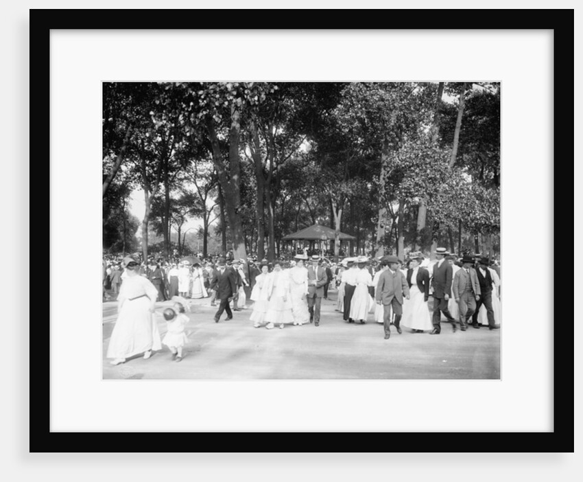 Band concert, Lincoln Park, Chicago, Ill. by Anonymous