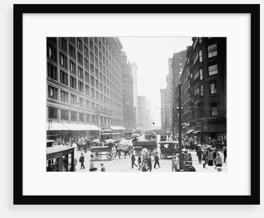 Chicago, Ill., State St. & Marshall Fields by Anonymous