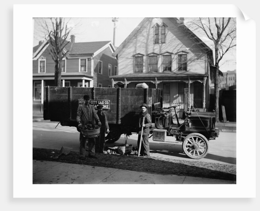 Coke delivery wagon and workers, Detroit City Gas Co., Michigan, 1900 by Detroit Publishing Co.