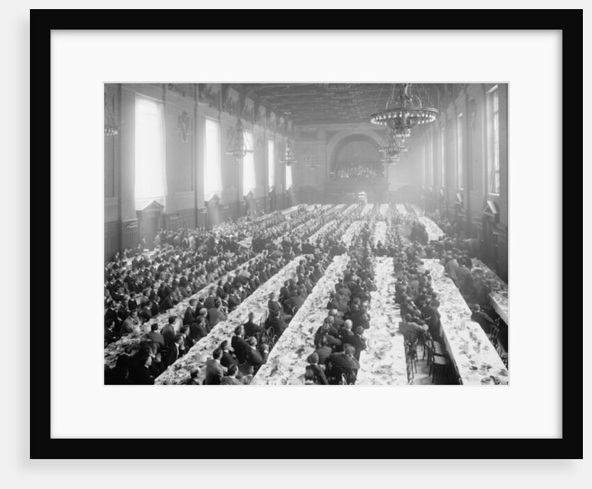 Banquet in Alumni Hall [i.e., University Commons], Yale College, Connecticut, c.1900-06 by Detroit Publishing Co.