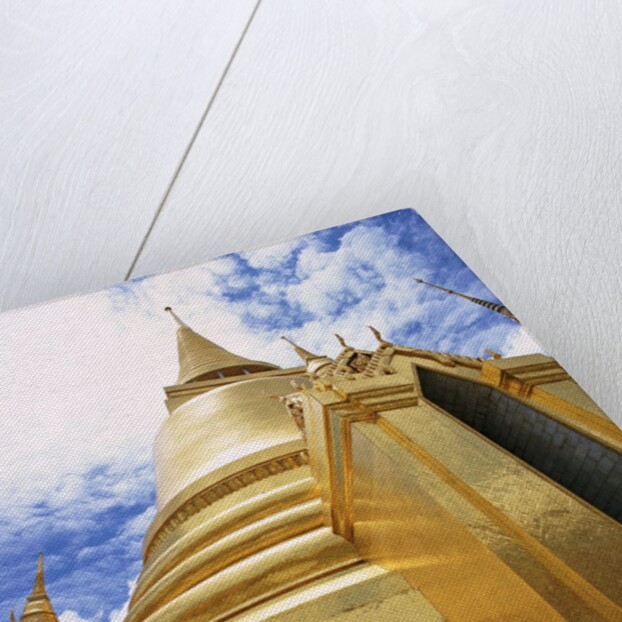 Phra Si Ratana Chedi by Anonymous