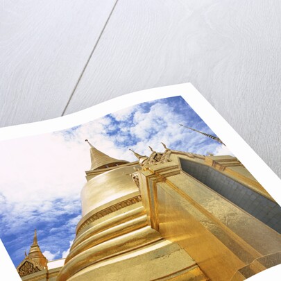 Phra Si Ratana Chedi by Anonymous