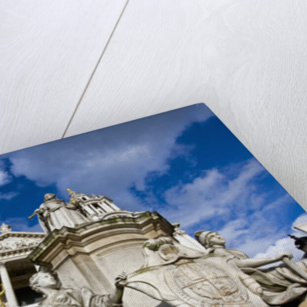 St. Paul's Cathedral and the Queen Anne Statue by Anonymous