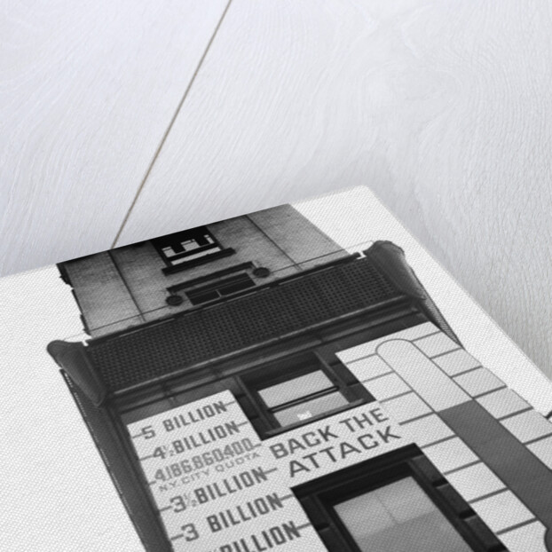 Ew york city times square thermometer sign showing results of war loan drive by Anonymous