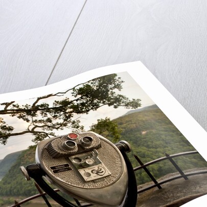 Stationary viewer facing the New River by Anonymous