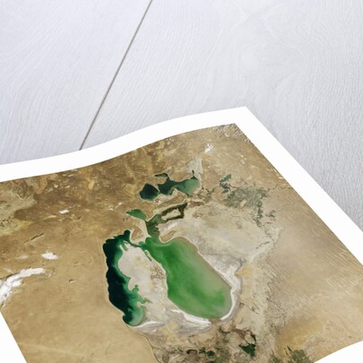 Satellite view of the Aral Sea in 2002, with the 1960 shoreline super-imposed by Anonymous