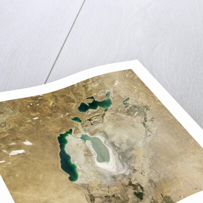 Satellite view of the Aral Sea in 2008, with the 1960 shoreline super-imposed by Anonymous