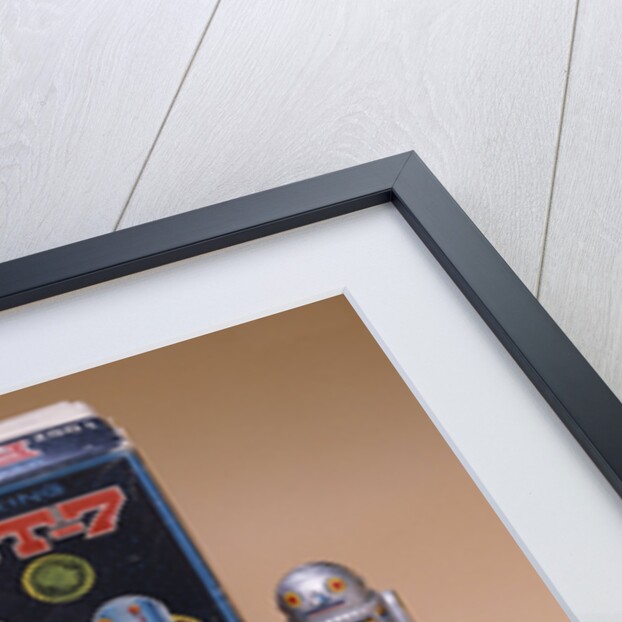 Robot 7 wind-up walking robots with original box by Anonymous