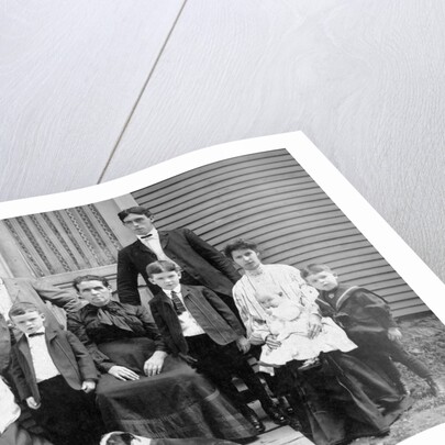 Wisconsin farm family gathers for a portrait, ca. 1905 by Anonymous