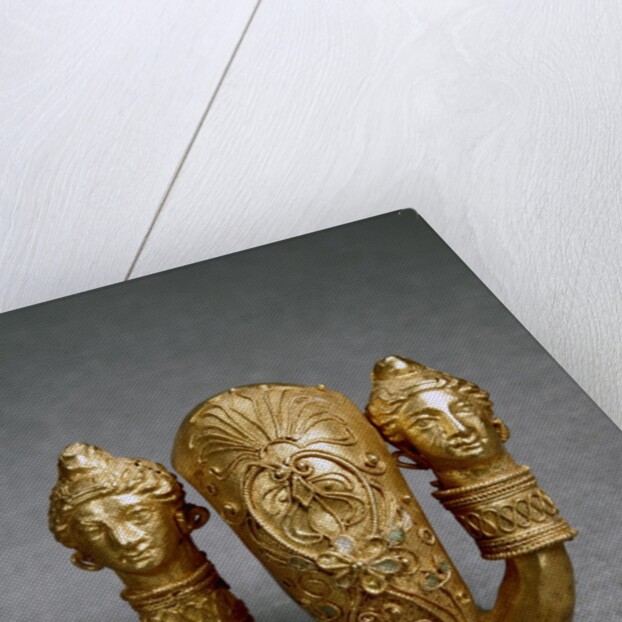 Helix earring with female two-fronted protomes, end 4th-beginnin by Anonymous