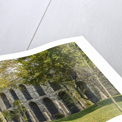 Valente Aqueduct by Anonymous