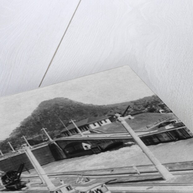 Miraflores Lock by Anonymous