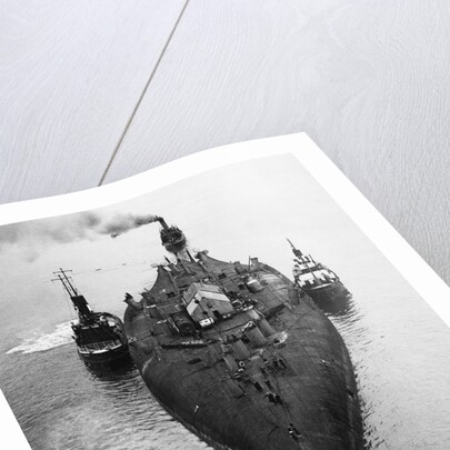 Tugs Towing the Prinz Regent Luitpold by Anonymous