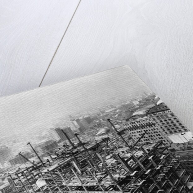 Construction of the Woolworth Building, New York by Anonymous