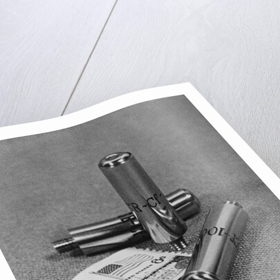 Californium-252 by Anonymous