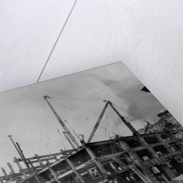 Construction of the Woolworth Building, New York by Anonymous