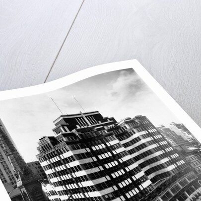 Fifth Avenue Building, New York by Anonymous