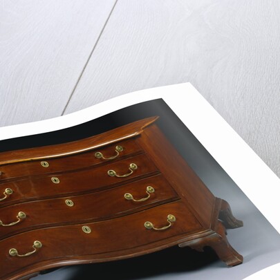 New England Chippendale Mahogany Serpentine-Front Chest-of-Drawers by Anonymous