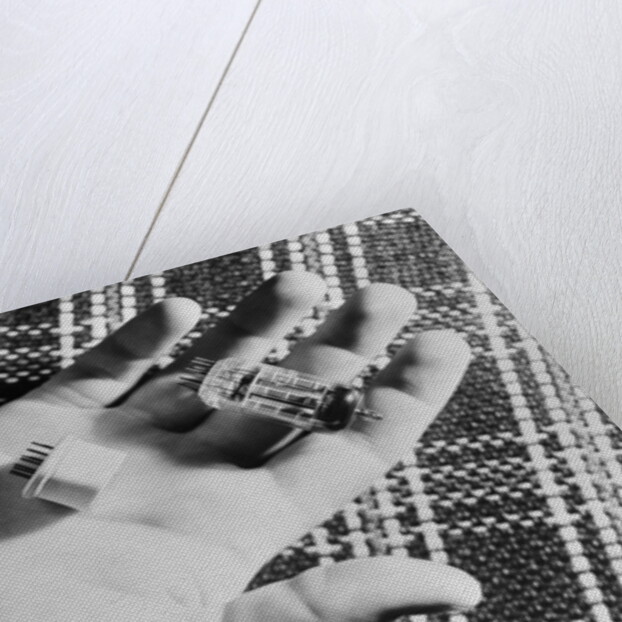 New and Old Electronic Components by Anonymous