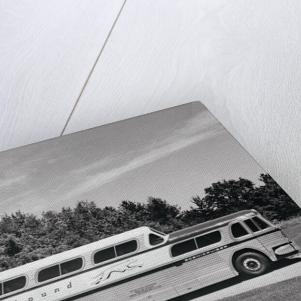 Greyhound Scenicruiser by Anonymous