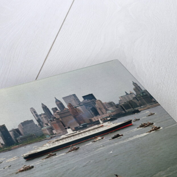 Queen Elizabeth 2 Sailing out of New York Harbor by Anonymous
