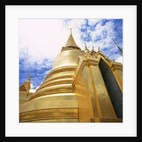 Phra Si Ratana Chedi by Anonymous