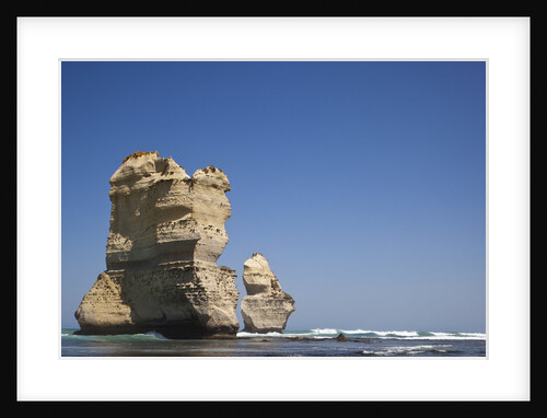 Twelve Apostles sea stacks near Gibsons Steps by Anonymous