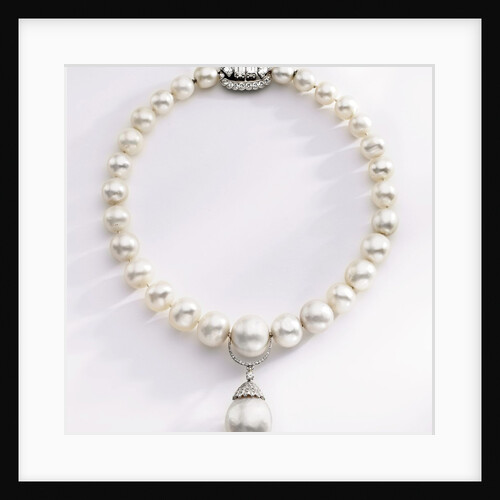 Choker-length pearl necklace by Anonymous