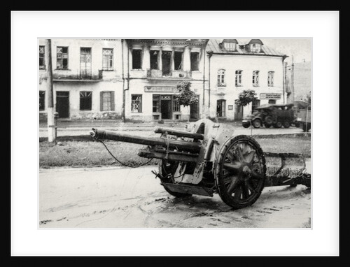 A 10.5 cm leFH 18 howitzer by Anonymous