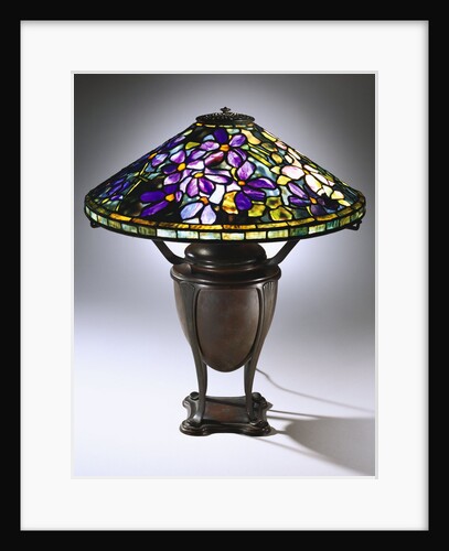 Tiffany Studios 'Wistaria' leaded Glass and bronze table lamp by Anonymous