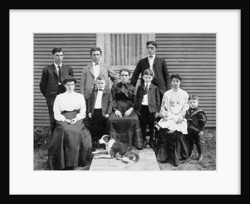Wisconsin farm family gathers for a portrait, ca. 1905 by Anonymous