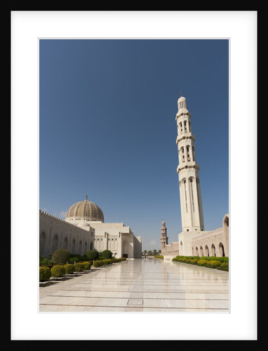 Sultan Qaboos Grand Mosque in Muscat by Anonymous