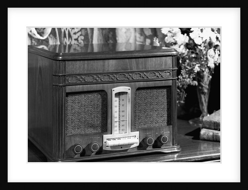 1940s Table Top Radio by Anonymous
